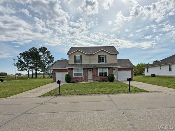 800/802 Country Club Lane, Red Bud, IL 62278
