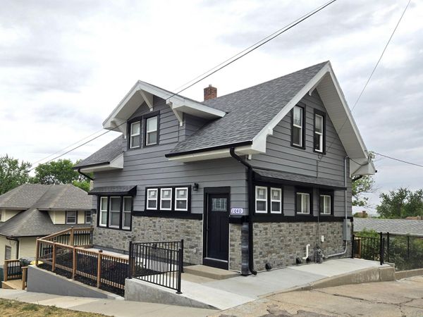 1040 Hill Ave, Sioux City, IA 51104