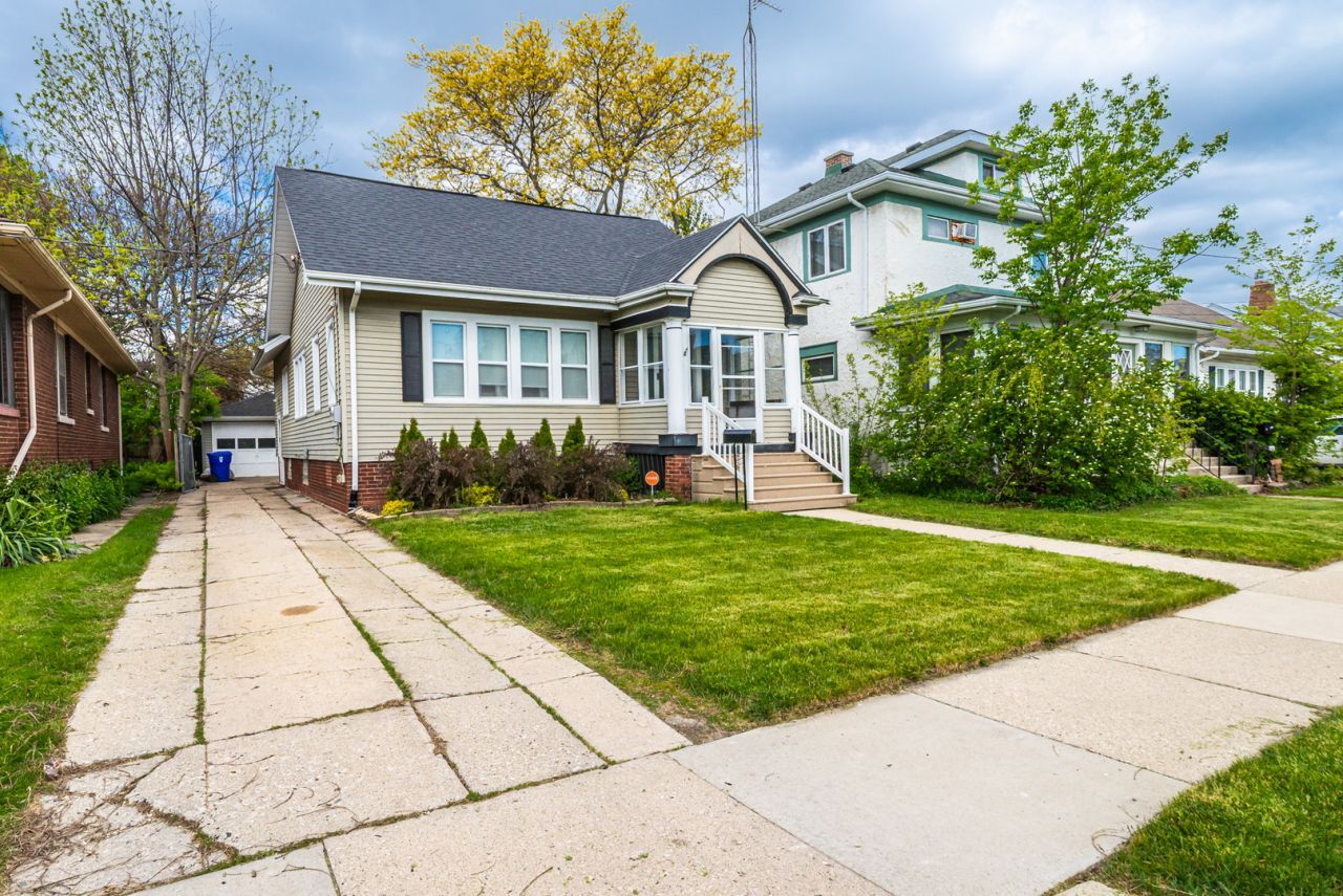7404 23rd Avenue, Kenosha, WI 53143 Main Photo
