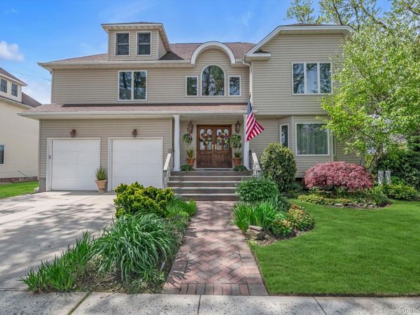 110 Union Place , Lynbrook, NY 11563