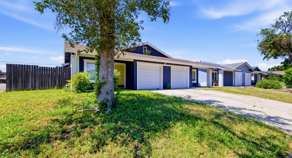 4901-4903 Travertine Cir, Sacramento, CA 95841 Photo