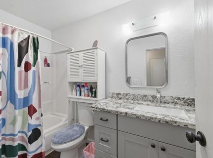 4901-4903 Travertine Cir, Sacramento, CA 95841 Photo