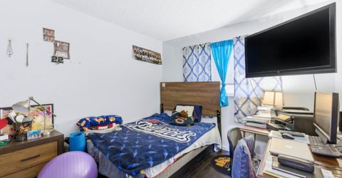 4901-4903 Travertine Cir, Sacramento, CA 95841 Photo