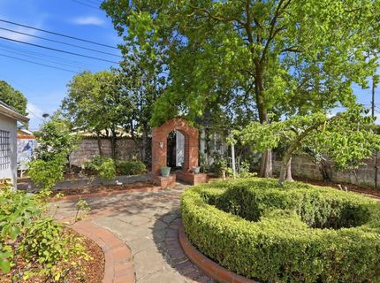 433 41st St, Sacramento, CA 95819 Photo