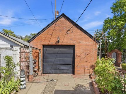433 41st St, Sacramento, CA 95819 Photo