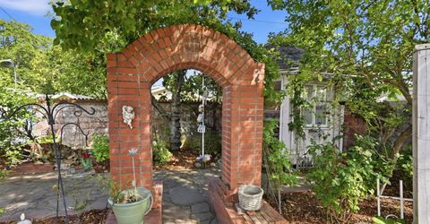 433 41st St, Sacramento, CA 95819 Photo