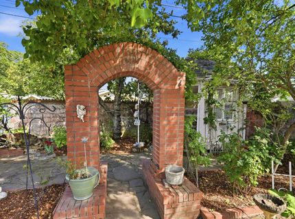 433 41st St, Sacramento, CA 95819 Photo