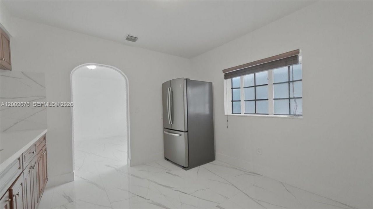 10200 NW 21st Ct, Miami, FL 33147 Photo