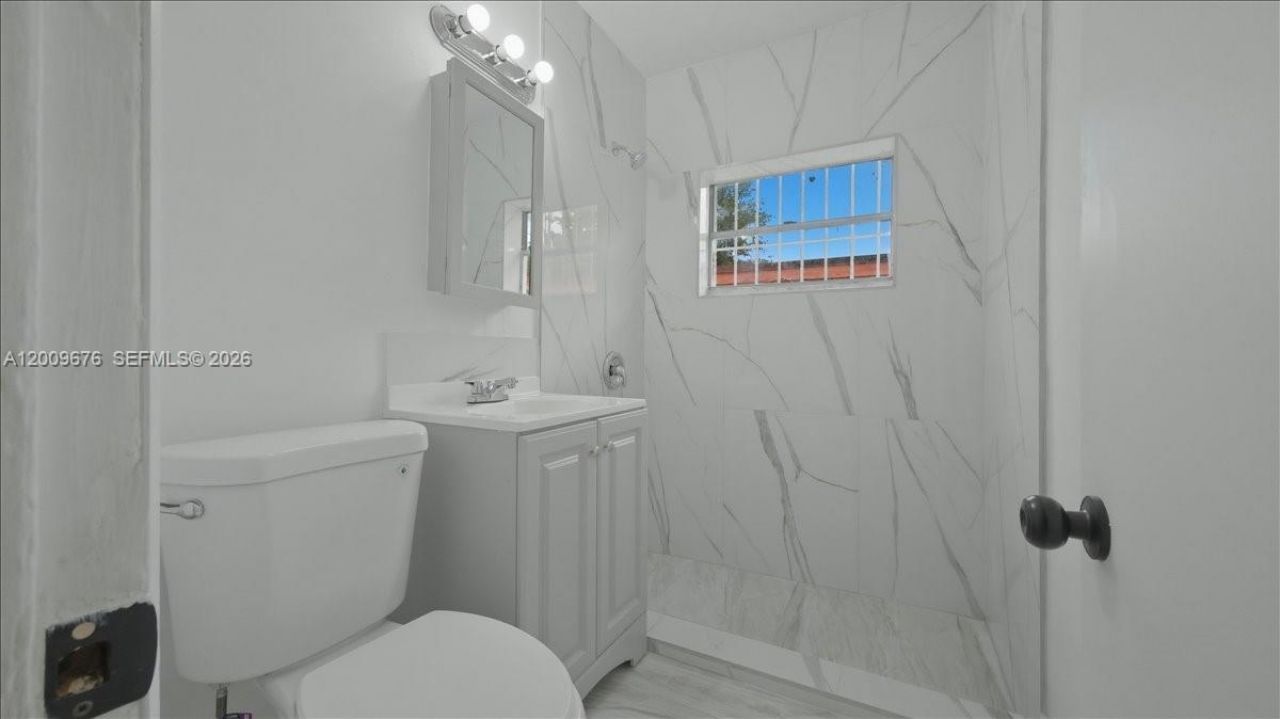 10200 NW 21st Ct, Miami, FL 33147 Photo