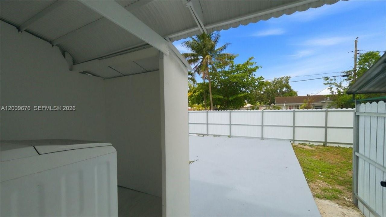 10200 NW 21st Ct, Miami, FL 33147 Photo