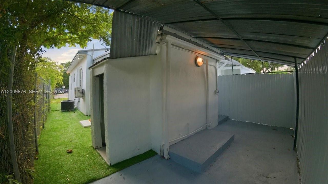 10200 NW 21st Ct, Miami, FL 33147 Photo
