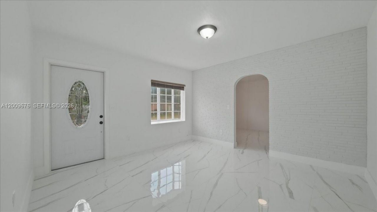 10200 NW 21st Ct, Miami, FL 33147 Photo