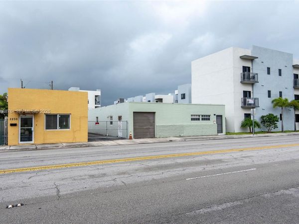 2250 Palm Ave , Hialeah, FL 33010