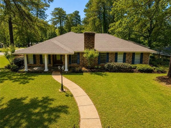 102 TAMAGIN Lane, Pineville, LA 71360