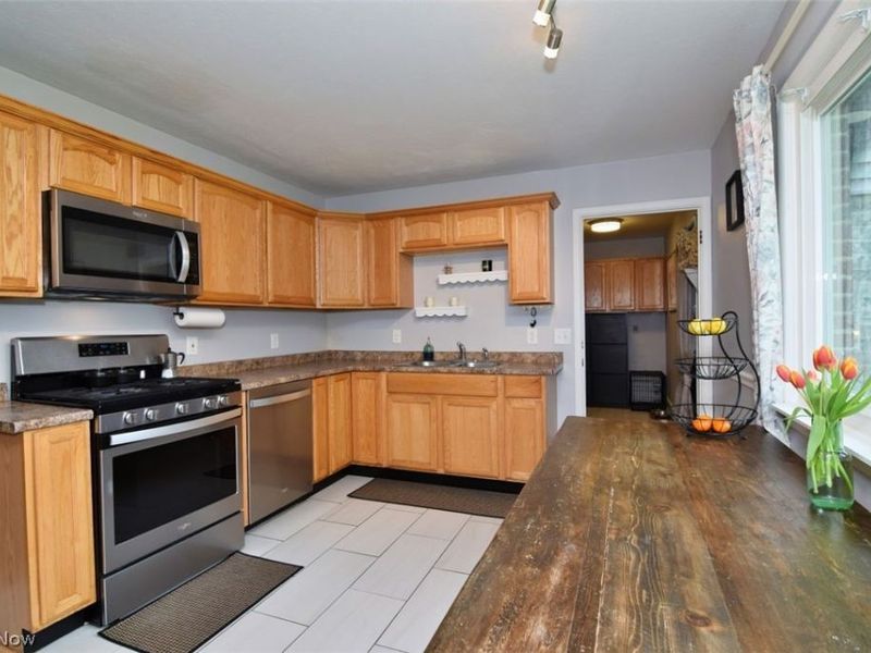 28601 Holly Drive, North Olmsted, OH 44070 Photo 10