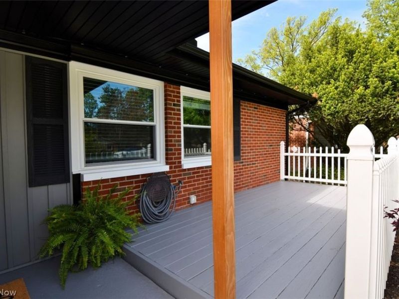 28601 Holly Drive, North Olmsted, OH 44070 Photo 4
