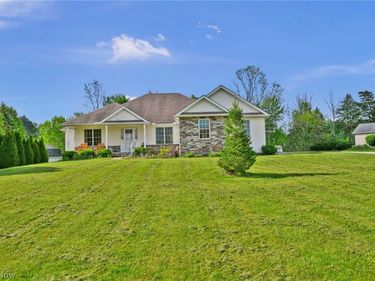 7310 Dunphys Way, Valley City, OH 44280