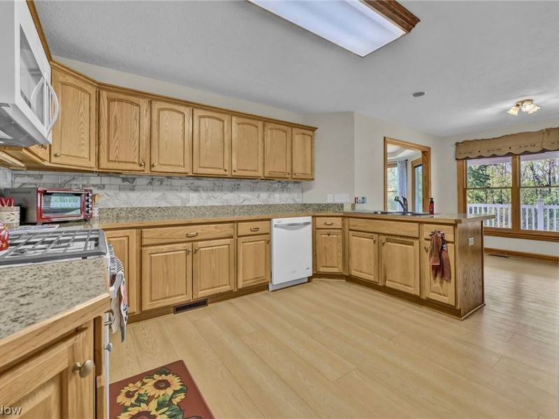7310 Dunphys Way, Valley City, OH 44280 Photo 12