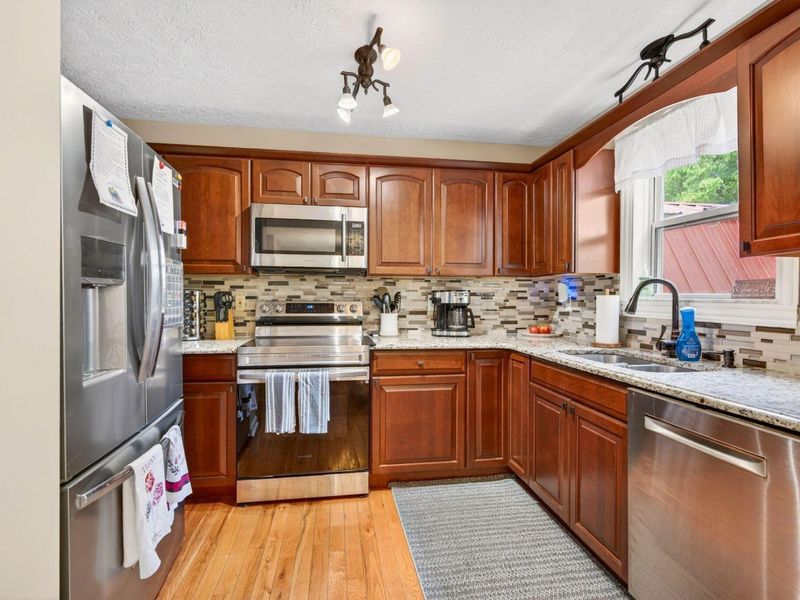 1134 Viewpointe Drive , Columbus, OH 43207 Photo 9