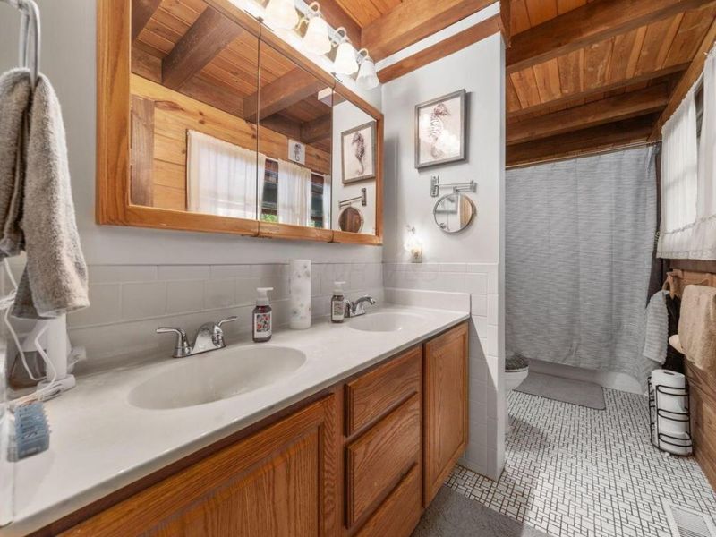16472 Kreashbaum Road , Rockbridge, OH 43149 Photo 17