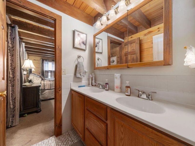 16472 Kreashbaum Road , Rockbridge, OH 43149 Photo 18