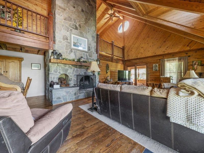 16472 Kreashbaum Road , Rockbridge, OH 43149 Photo 6