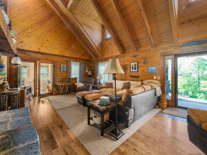 16472 Kreashbaum Road , Rockbridge, OH 43149 Photo 8