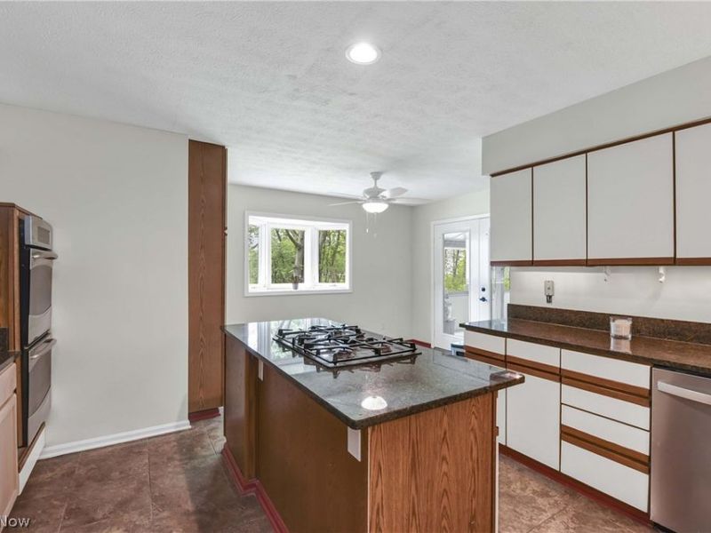 32078 Willow Circle, Avon Lake, OH 44012 Photo 17