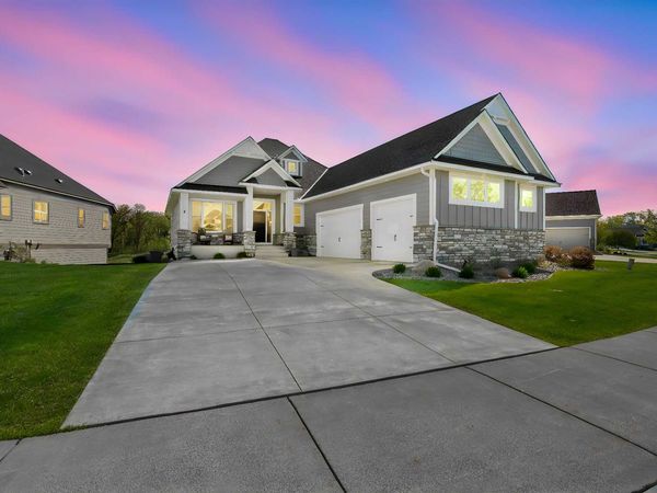 1945 Annika Drive N, Lake Elmo, MN 55042