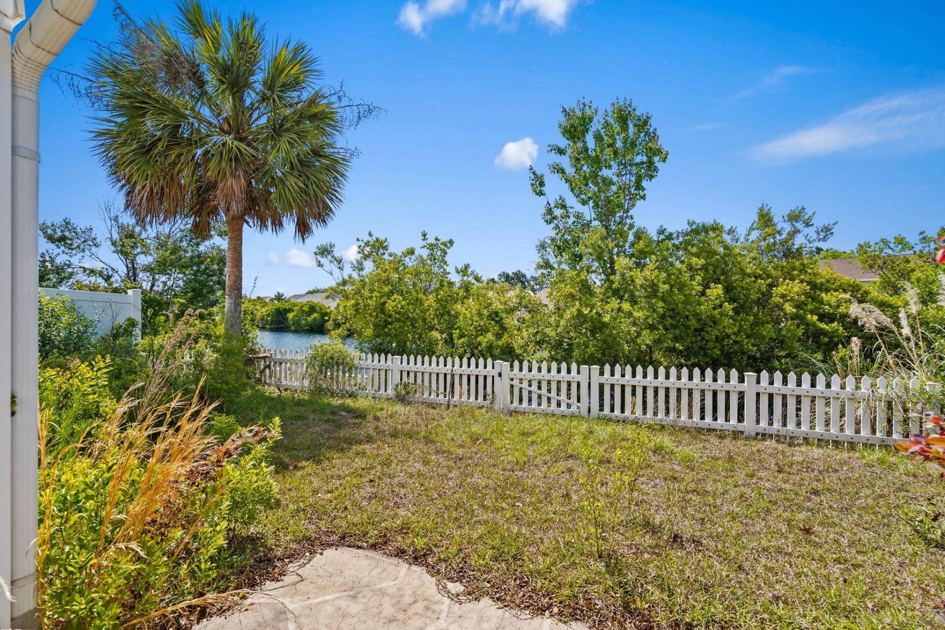 977 Silvercrest Dr. Photo 20