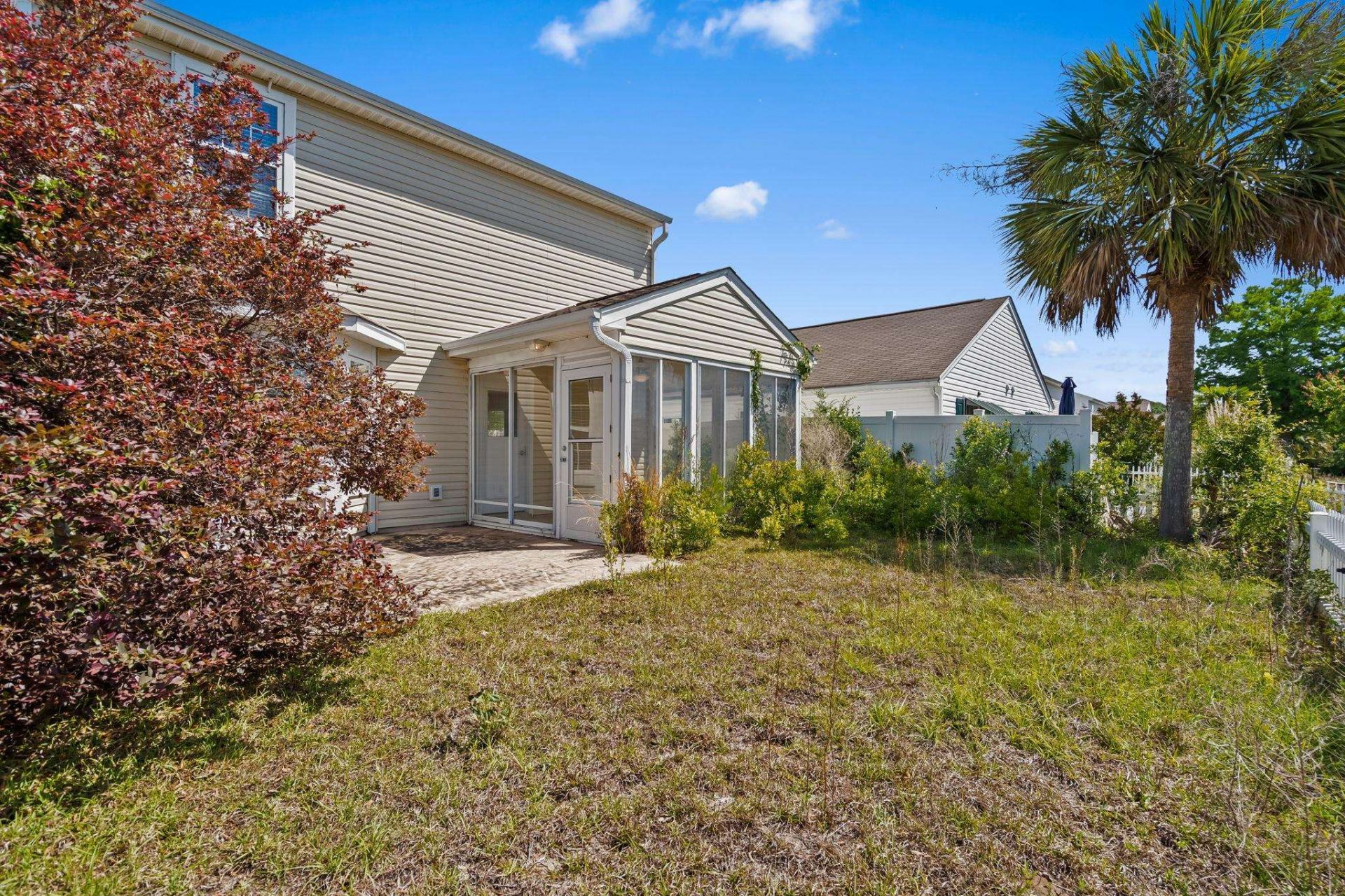 977 Silvercrest Dr. Photo 21