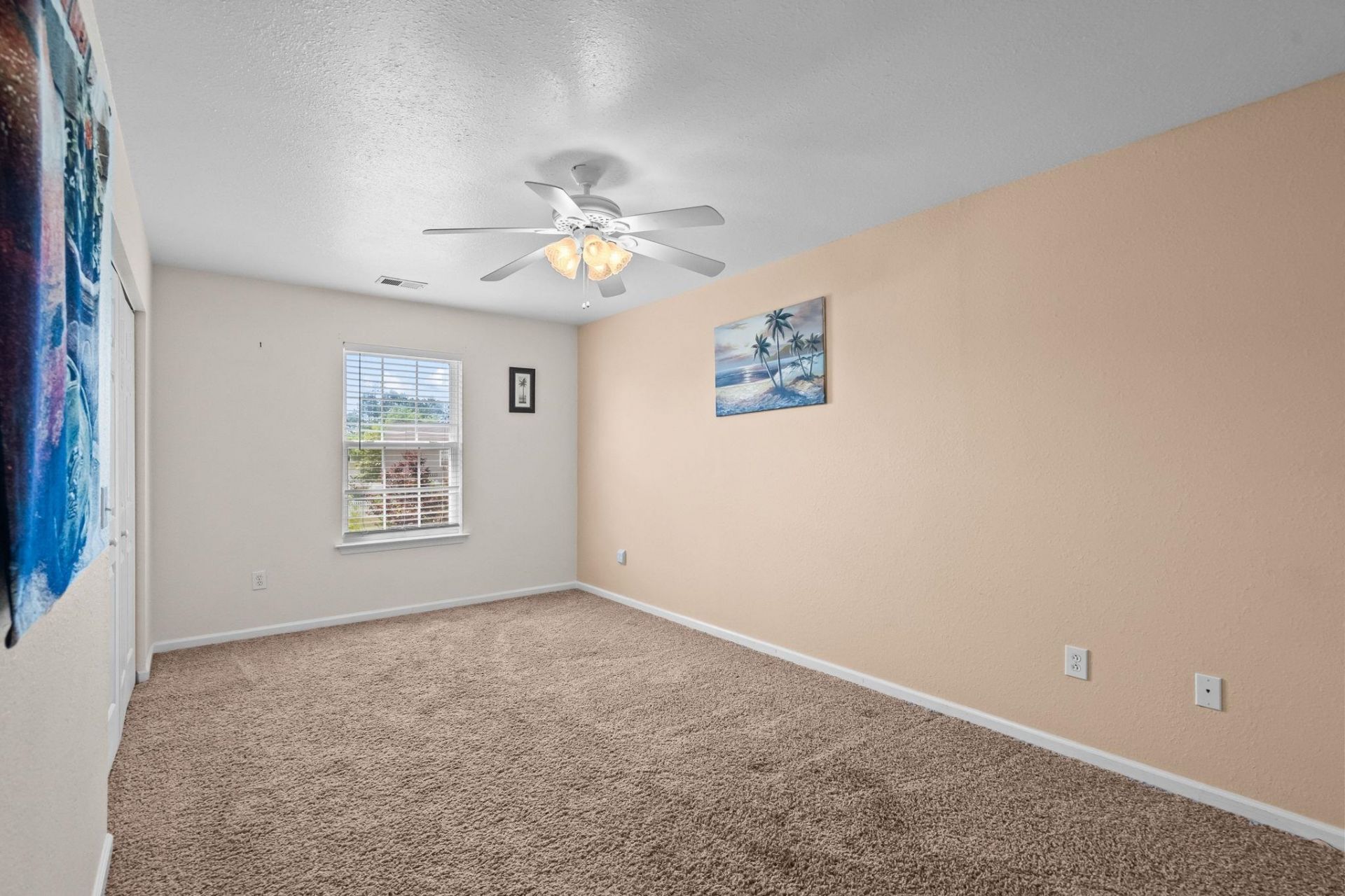 977 Silvercrest Dr. Photo 32