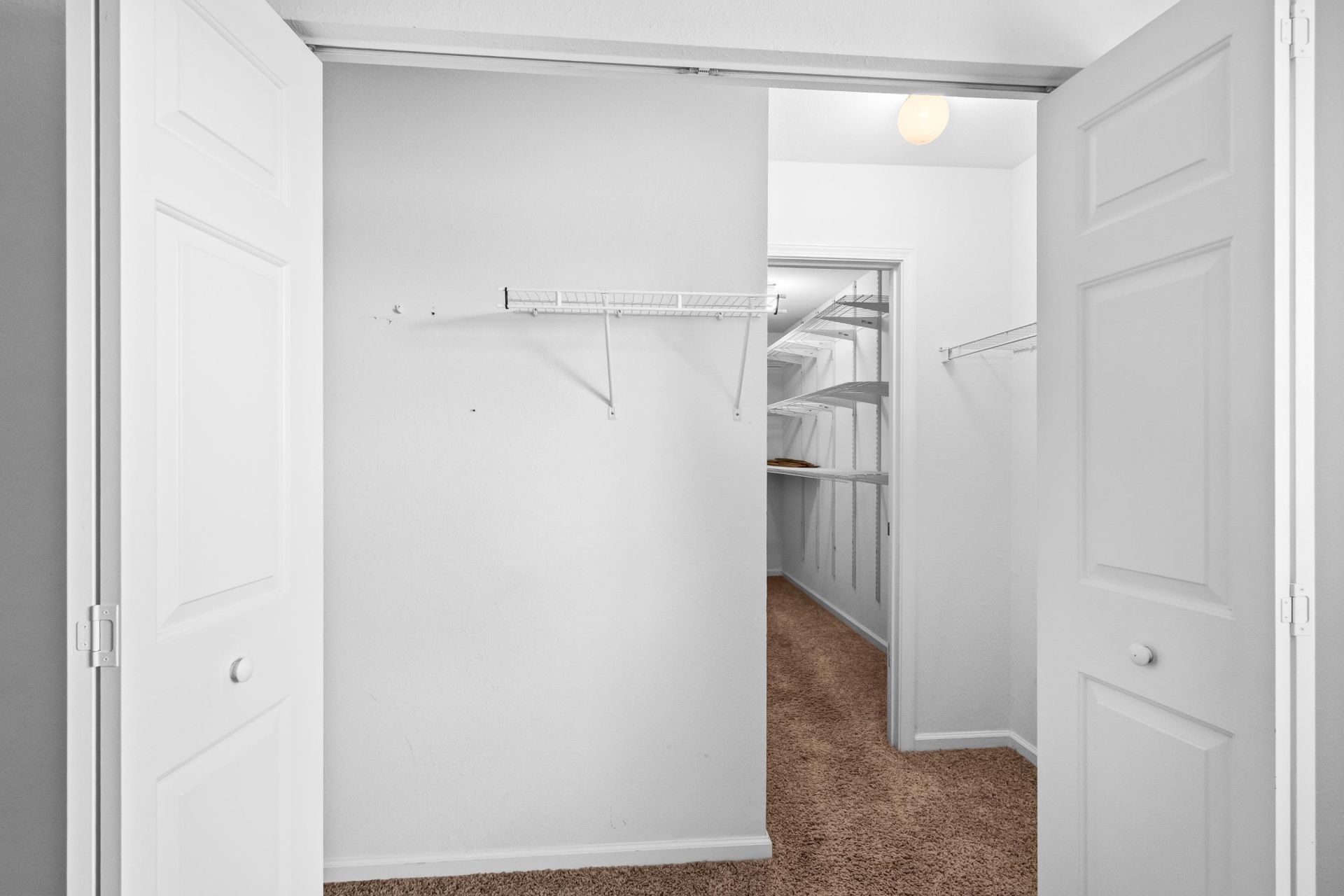 977 Silvercrest Dr. Photo 34