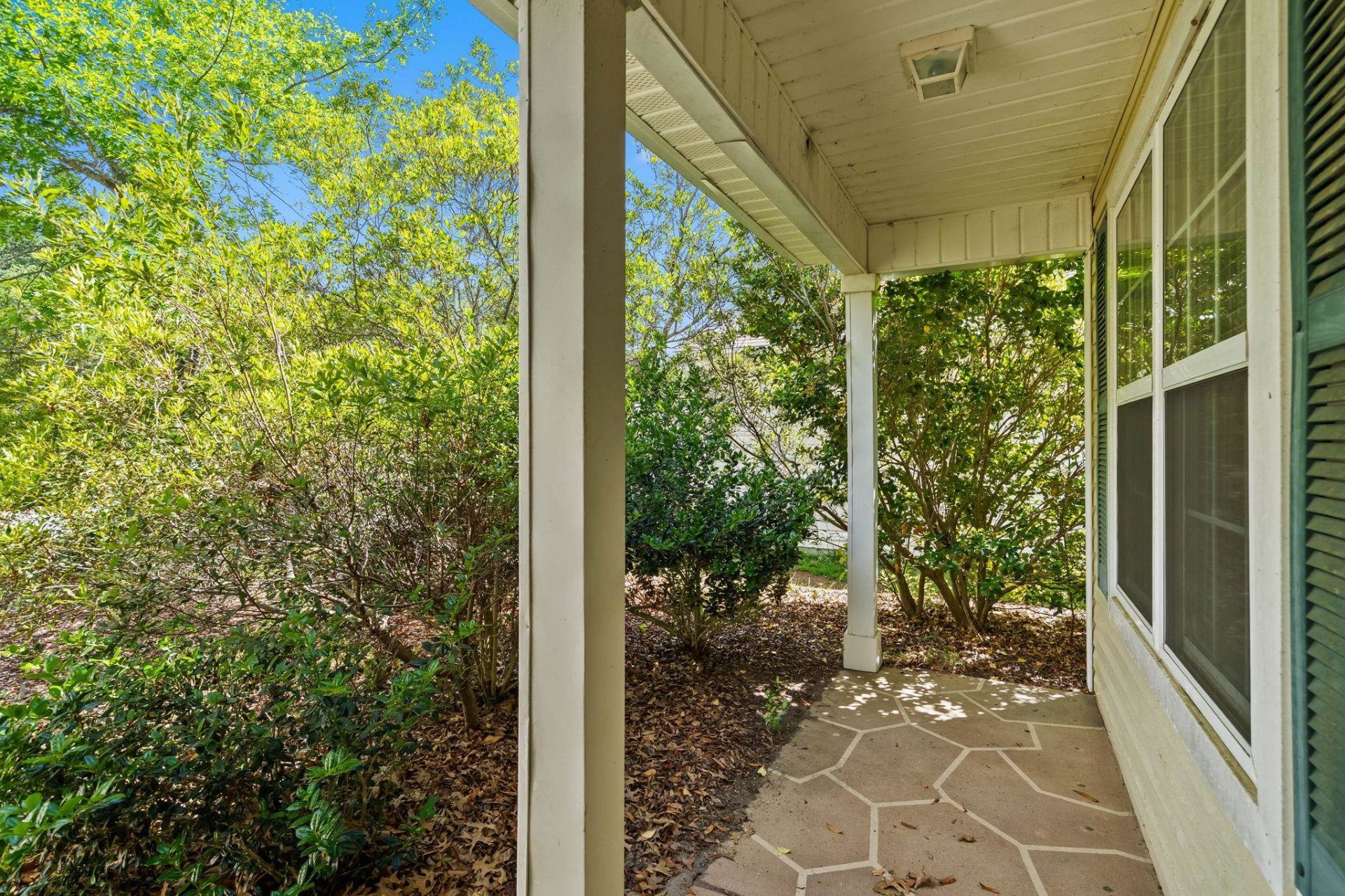 977 Silvercrest Dr. Photo 40