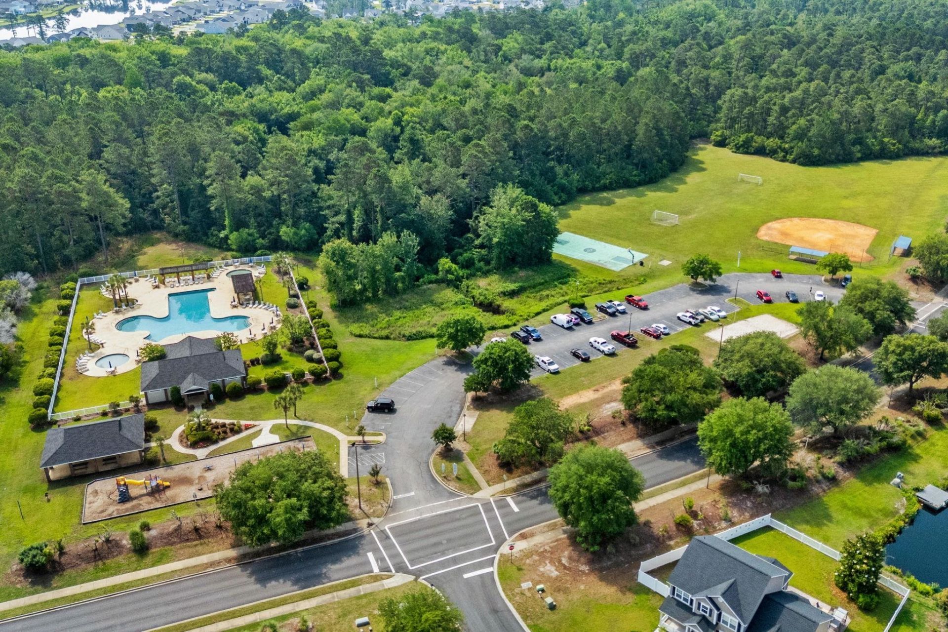 977 Silvercrest Dr. Photo 44