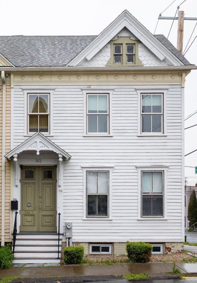 562 State Street , Hudson, NY 12534 Main Photo