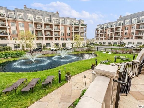 6000 Royal Court, Unit 6202, North Hills, NY 11040
