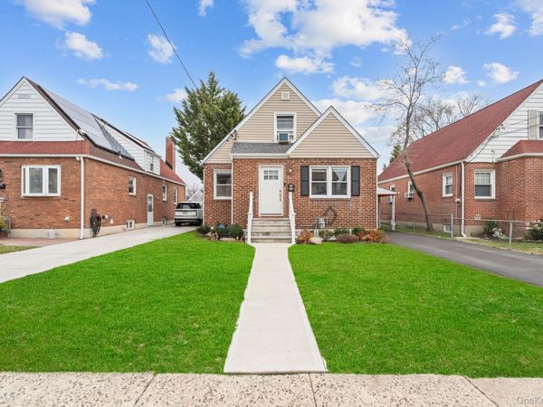 20 Dewitt Street, Valley Stream, NY 11580