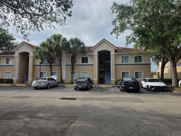 489 LAS CORTES LANE, Unit 204, ORLANDO, FL 32824