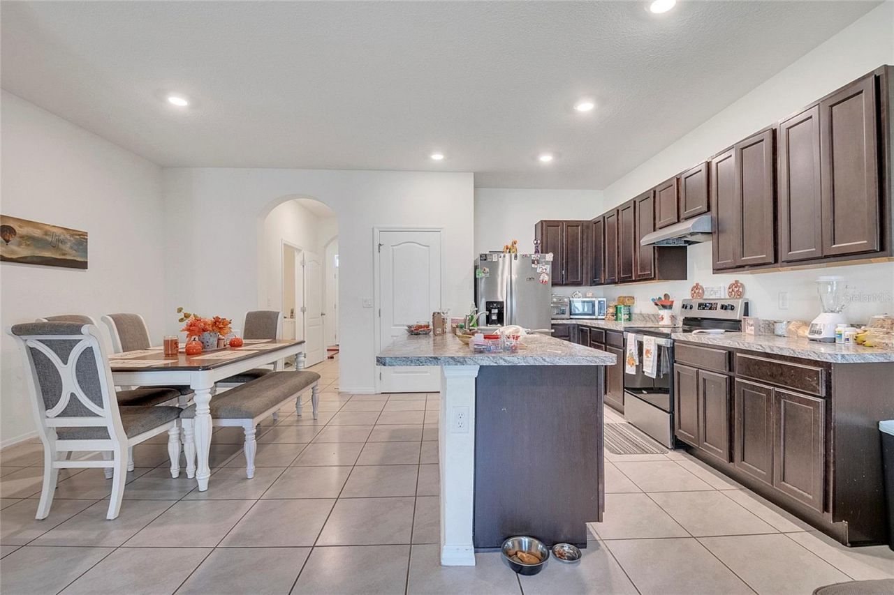 1394 Yellow Finch Drive, Davenport, FL 33837 Photo