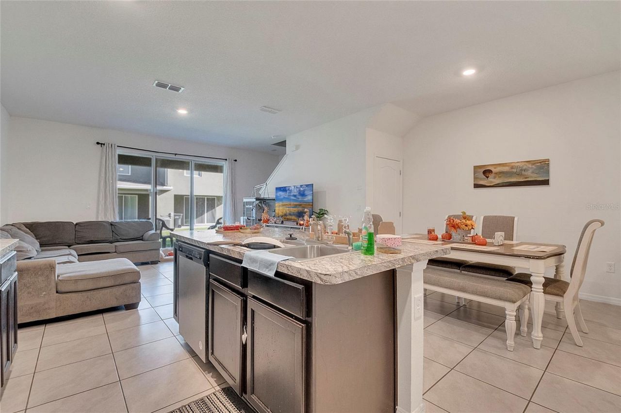 1394 Yellow Finch Drive, Davenport, FL 33837 Photo