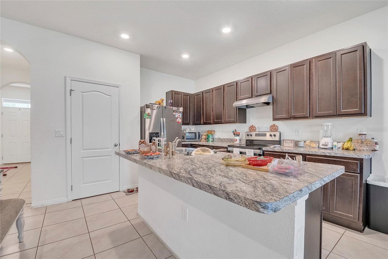 1394 Yellow Finch Drive, Davenport, FL 33837 Photo
