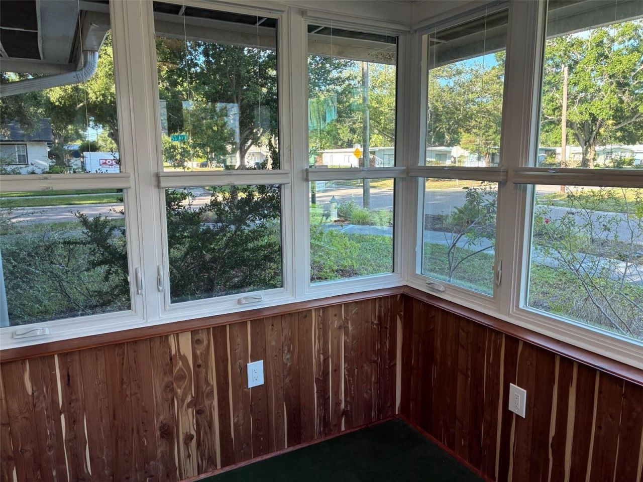 1155 53rd Avenue N, Saint Petersburg, FL 33703 Photo