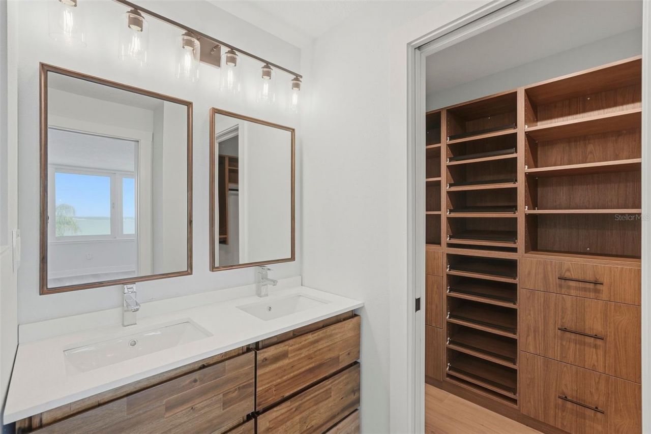5277 Isla Key Boulevard S, Unit 321, Saint Petersburg, FL 33715 Photo