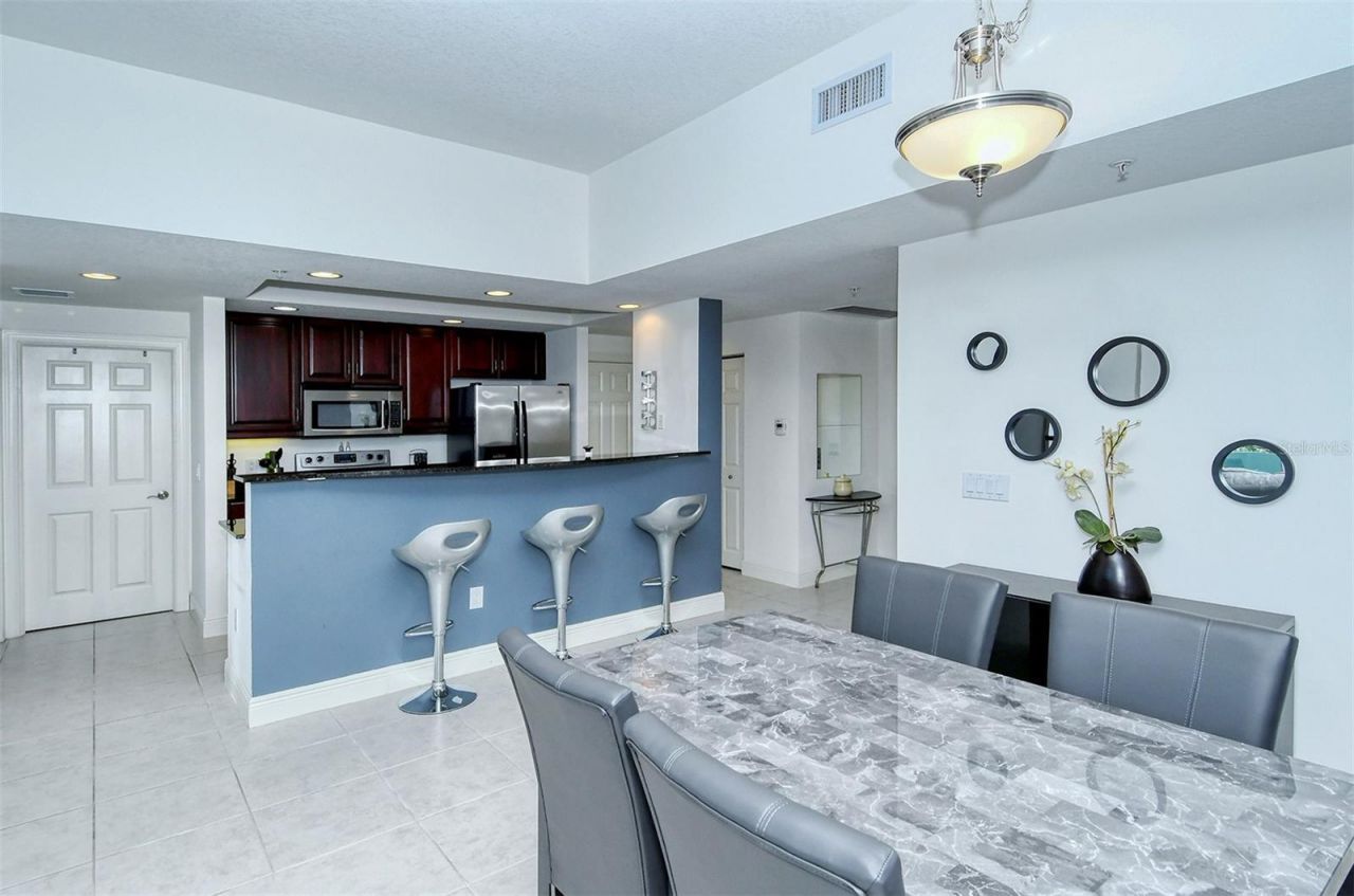800 N Tamiami Trail, Unit 203, Sarasota, FL 34236 Photo