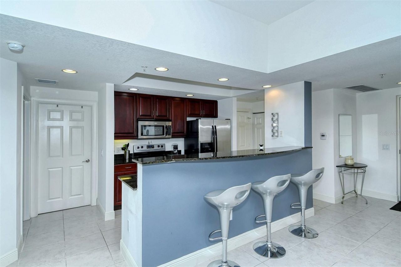 800 N Tamiami Trail, Unit 203, Sarasota, FL 34236 Photo