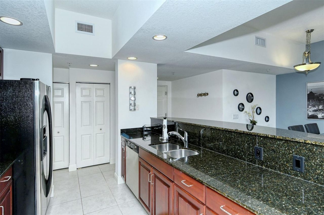800 N Tamiami Trail, Unit 203, Sarasota, FL 34236 Photo