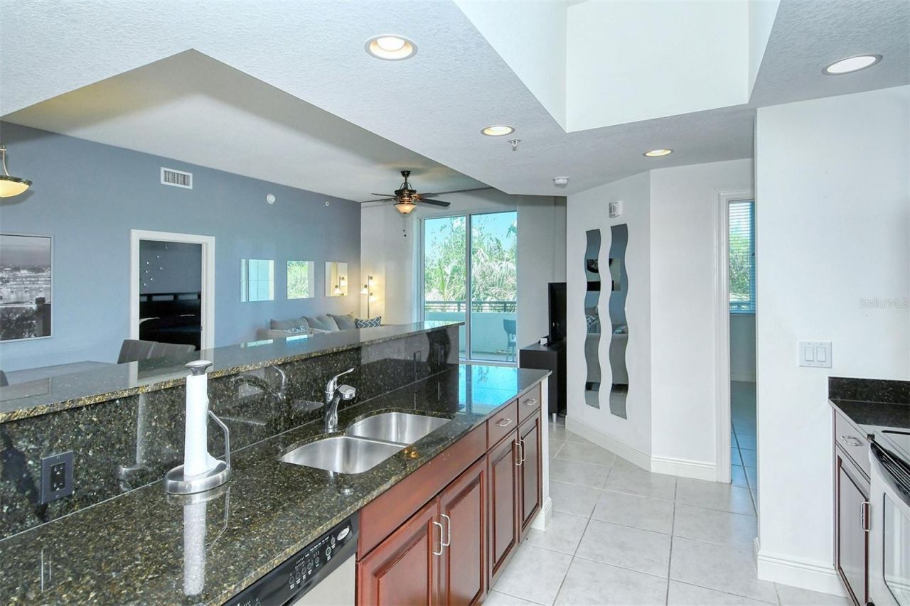 800 N Tamiami Trail, Unit 203, Sarasota, FL 34236 Photo