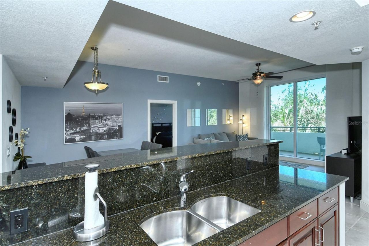 800 N Tamiami Trail, Unit 203, Sarasota, FL 34236 Photo