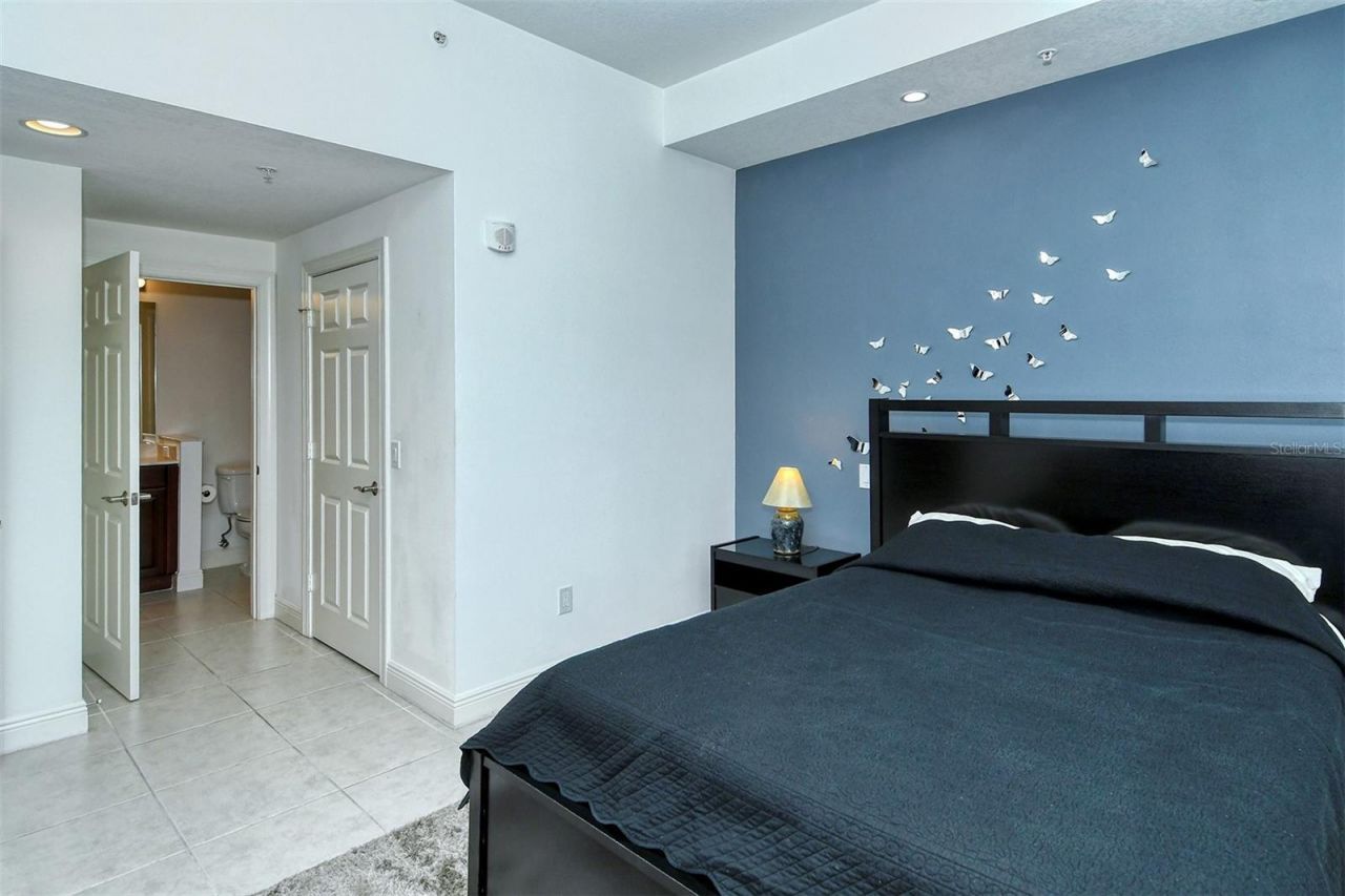 800 N Tamiami Trail, Unit 203, Sarasota, FL 34236 Photo